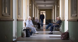Äldre utsatta för medicinfel och sår