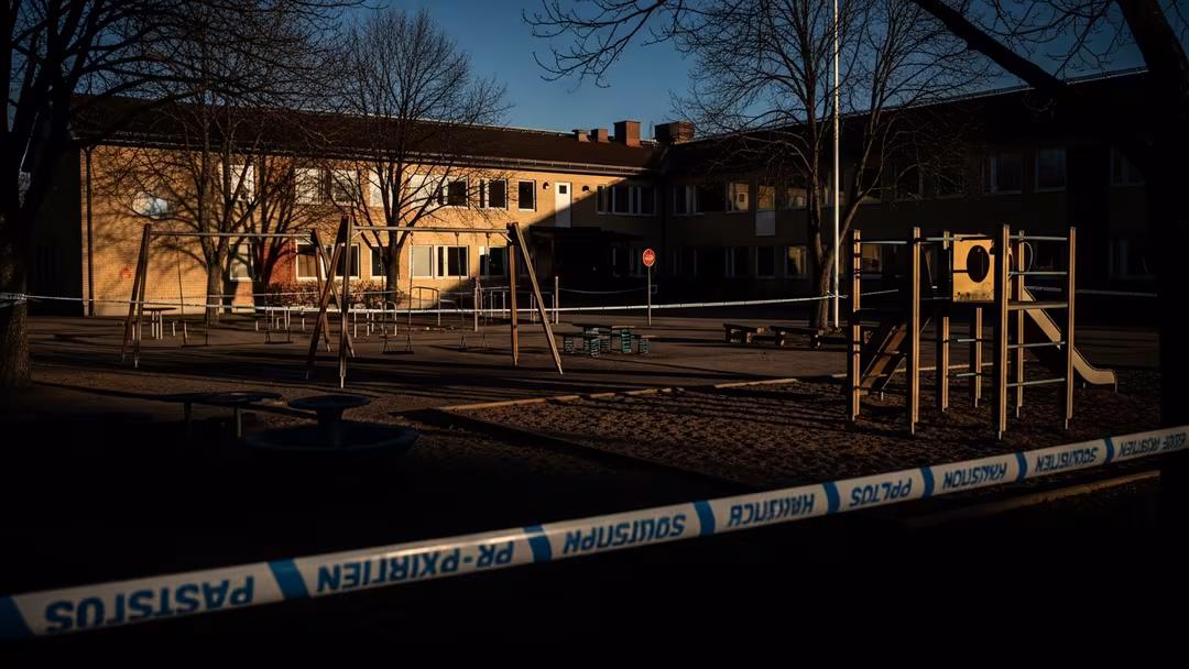 Säkerhetsmiss vid skola avslöjar barnbrott Säkerhetsmiss vid skola avslöjar barnbrott