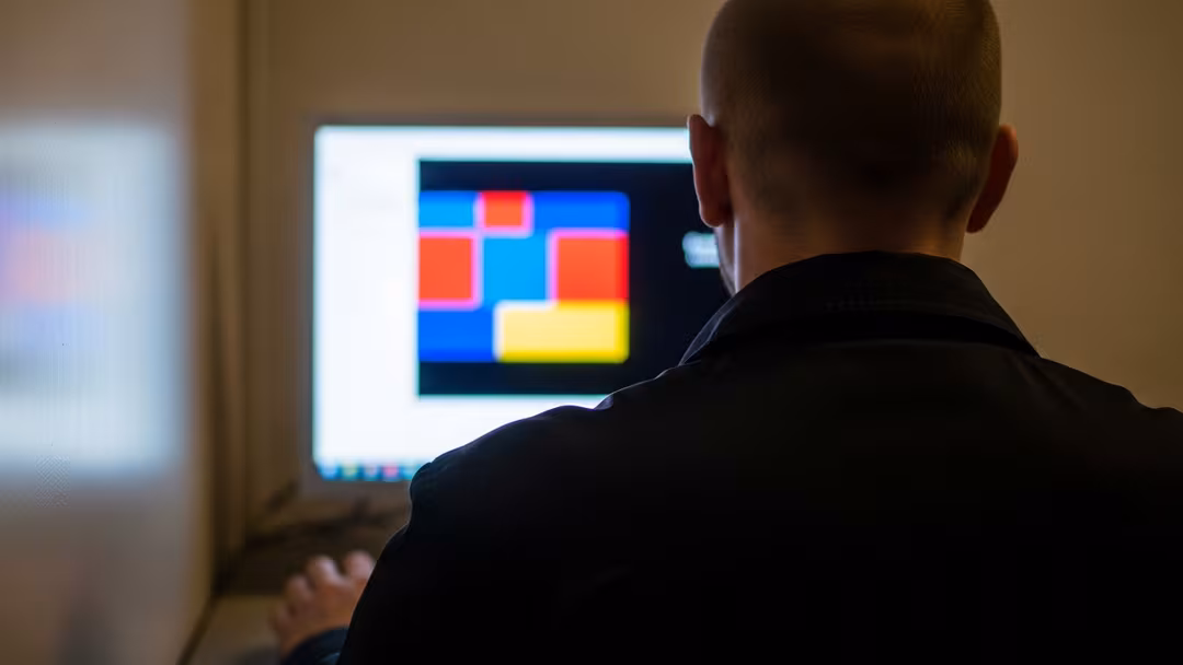 Åtalad man övergreppade 25 pojkar Åtalad man övergreppade 25 pojkar