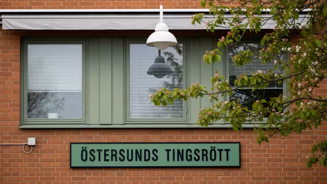 Stödassistent dömd för våldtäkt mot klient Stödassistent dömd för våldtäkt mot klient