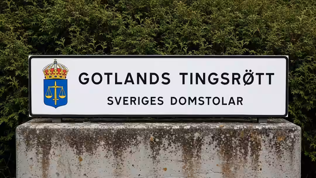 Man åtalas för våldtäkter och smygfilmning