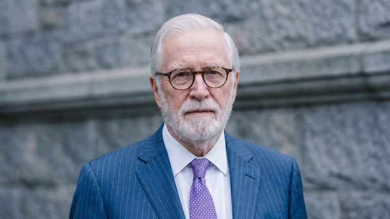 Jurist varnar för vårdskräck bland papperslösa