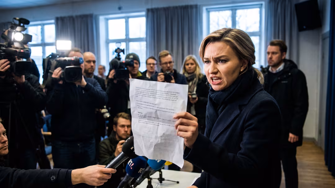 Kvinnojourer Stängs i Massor Kvinnojourer Stängs i Massor