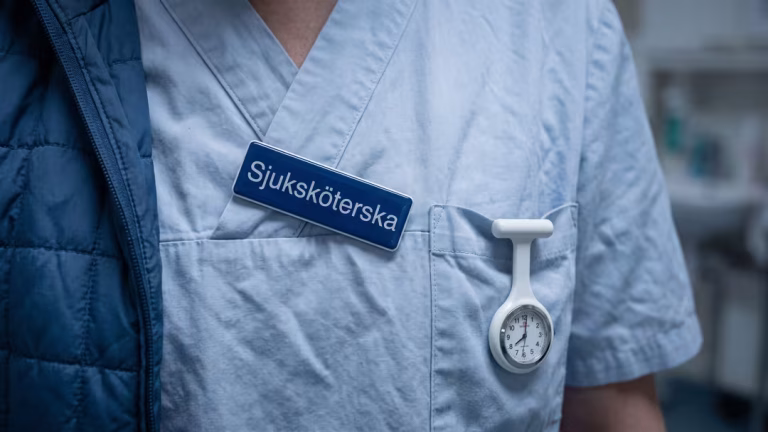 Våldtäktsdömd sjuksköterska kräver legitimation
