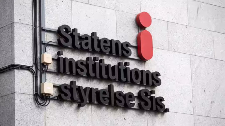 Sis-hem anställd döms för våldtäkt mot barn