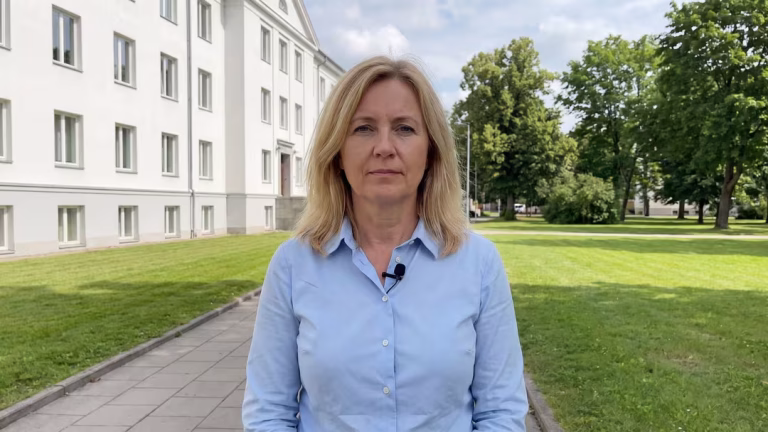 Efter suicidfall: (V) kräver utredning