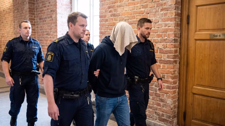 Frigiven pedofil åter häktad för nya övergrepp