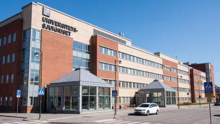 Sex psykiatriarbetare avstängda för missförhållanden