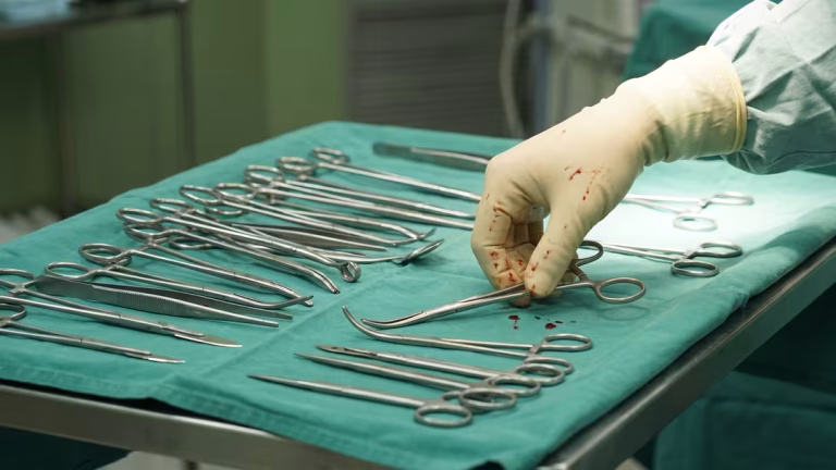 Instrument glömdes kvar i patient under operation