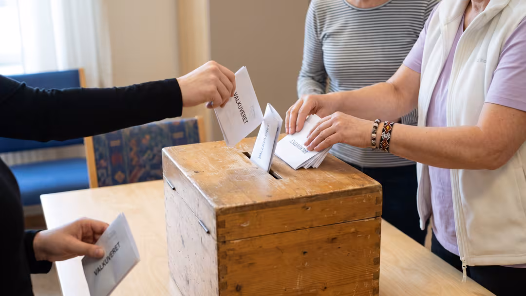 Över tusen röster fast i postsorteringskaos Över tusen röster fast i postsorteringskaos