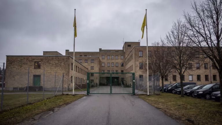 Ungdomshem misslyckade – tre åtalas för gruppmisshandel Ungdomshem misslyckade – tre åtalas för gruppmisshandel