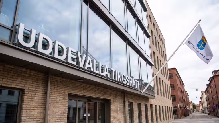 Lärare åtalas för sexuellt ofredande
