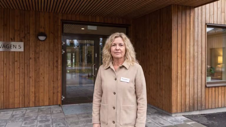 Hemtjänstvakt gjorde otillåtna nattbesök