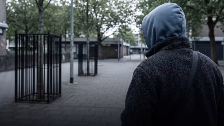 Flera tjejer utsatta i familjehem – larm ignorerades