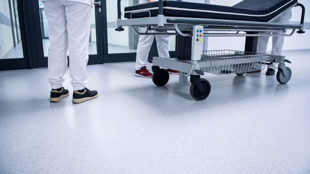 Sjukhus tvättade bort bevis efter våldtäkt Sjukhus tvättade bort bevis efter våldtäkt