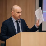 Mattias Olsson polisanmäler Avarn själv