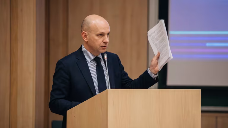 Mattias Olsson polisanmäler Avarn själv Mattias Olsson polisanmäler Avarn själv