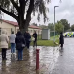 Förälder fick inte kontakt med barn efter knivlarm