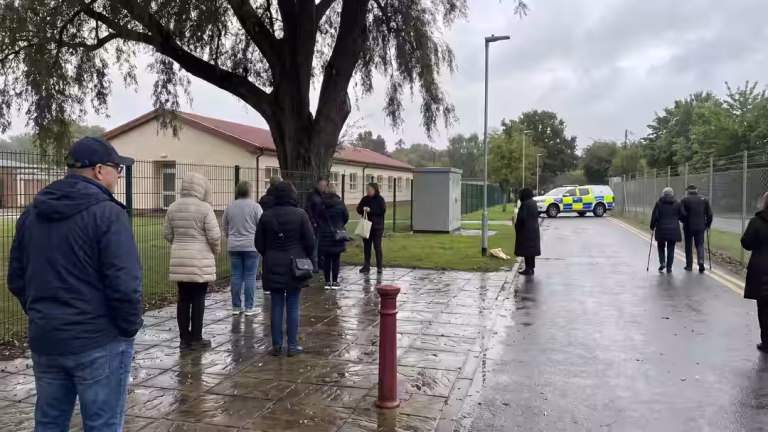 Förälder fick inte kontakt med barn efter knivlarm