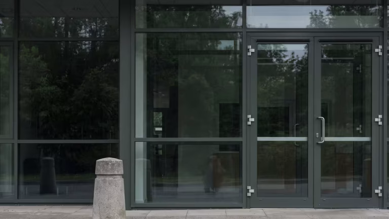 Chefer bröt mot jävsregler – åtalsanmäls