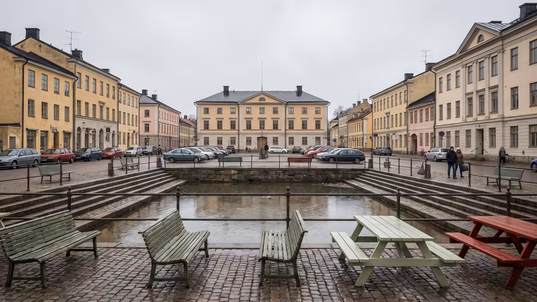 Assistent lämnade kvinna nerkissad – får nu utbildning betald