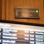 Flicka våldtogs på chefens jobb