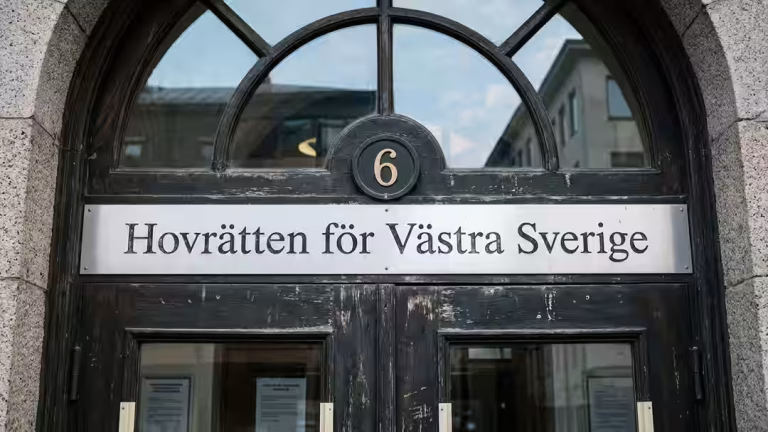 Hovrätten ändrar: Döms för övergrepp Hovrätten ändrar: Döms för övergrepp