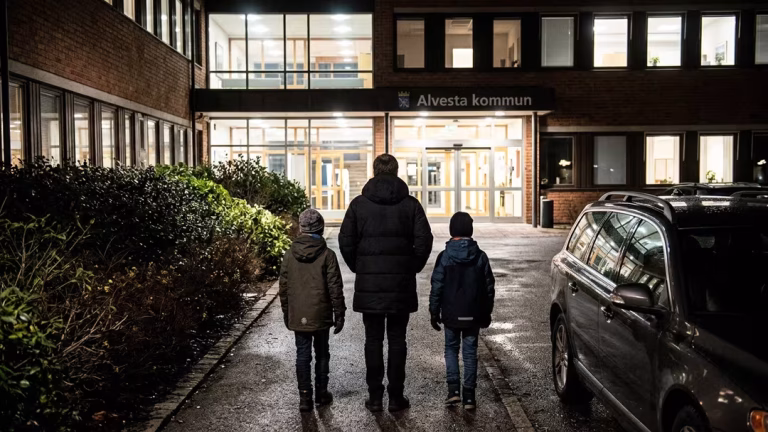 Socialen missade varningar – försökte mörda barnen Socialen missade varningar – försökte mörda barnen