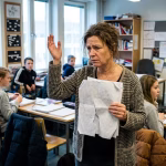 Chefers lönehöjning hånar drabbad personal