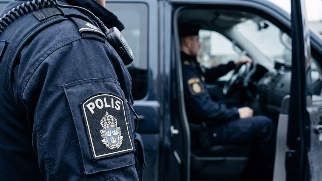 Polis åtalas för otillåtna slagningar Polis åtalas för otillåtna slagningar