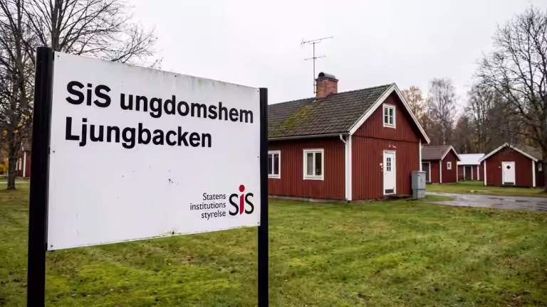 Sis-personal misstänks sova på jobbet