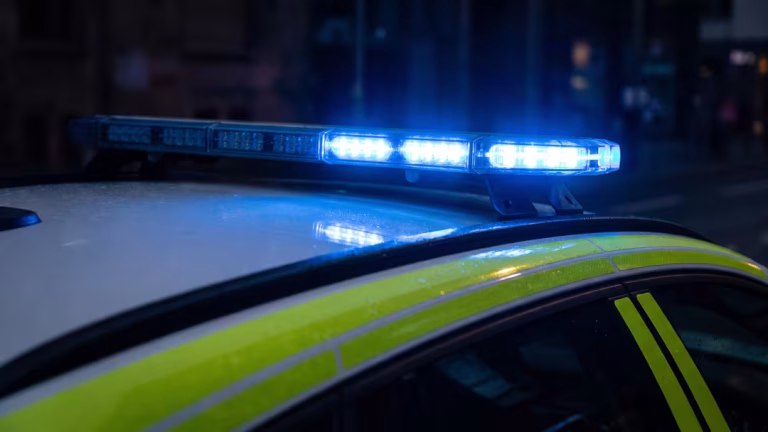 Pojke våldtogs nära döden med biljardkö